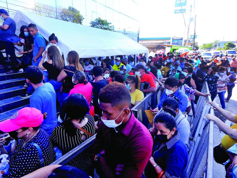 La semana pasada, el RNP estuvo abarrotado de personas. Foto: Moisés Valenzuela