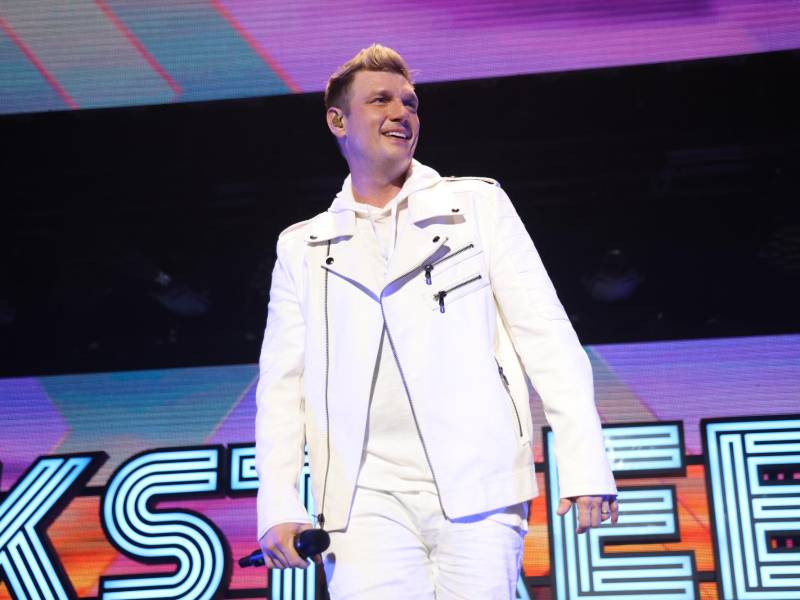 Mark Boskovich, abogado de la mujer, afirma que su clienta conoció a Carter en febrero de 2001 después de un concierto de los Backstreet Boys.