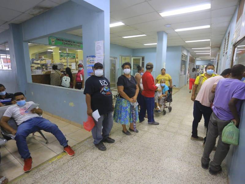 Varios conflictos, que incluso llegaron a incidentes violentos, crearon cisma en el hospital.