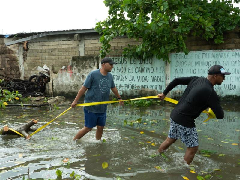 El desbordamiento de un río en el municipio de Morales del departamento de Izaba.