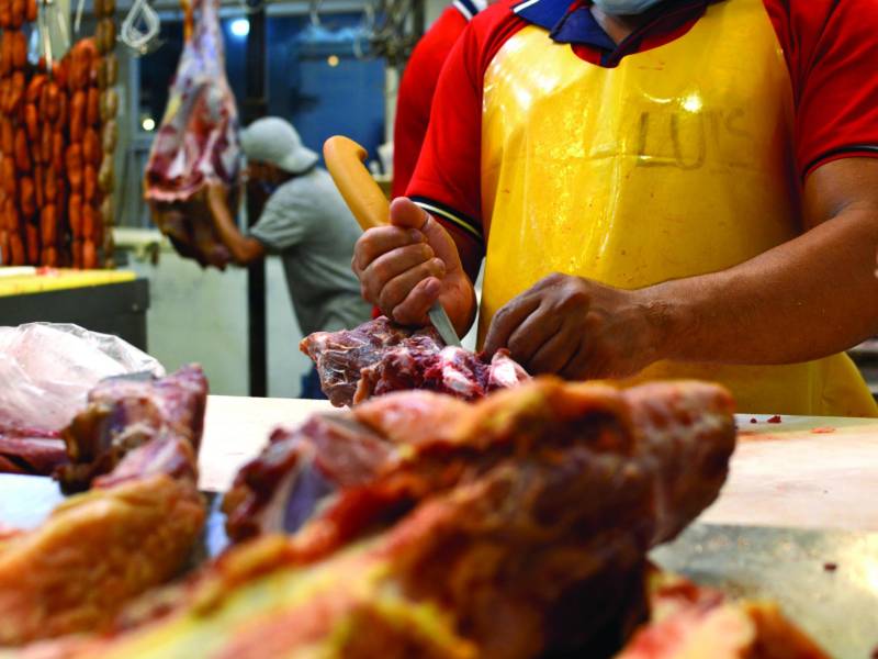 <b>La carne de cerdo subió L3 en diciembre el año pasado. foto: Héctor Emilio Paz.</b>