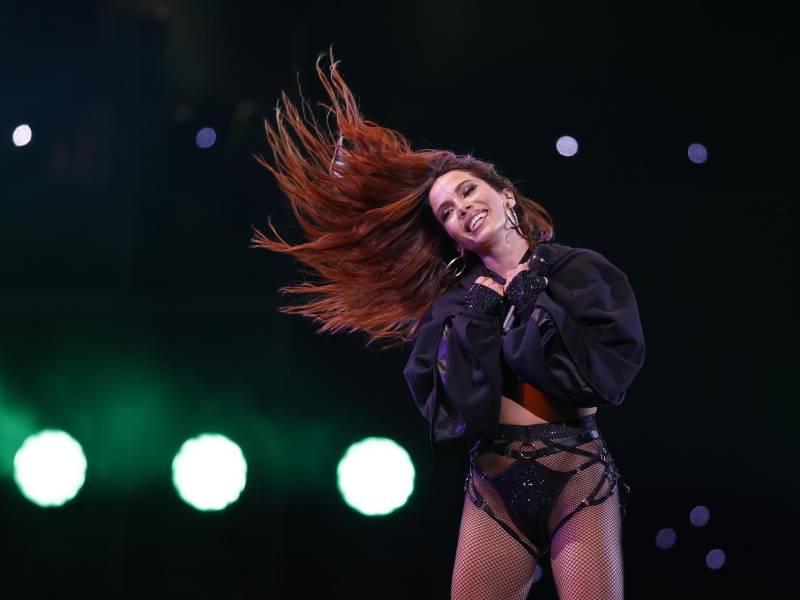 Tras un show de 55 minutos, Anitta sencillamente conquistó a la Quinta Vergara y a los televidentes que se quedaron hasta pasadas las 2 de la madrugada viendo su espectacular show, con luces, “perreo” y sus sensuales movimientos que la caracterizan.