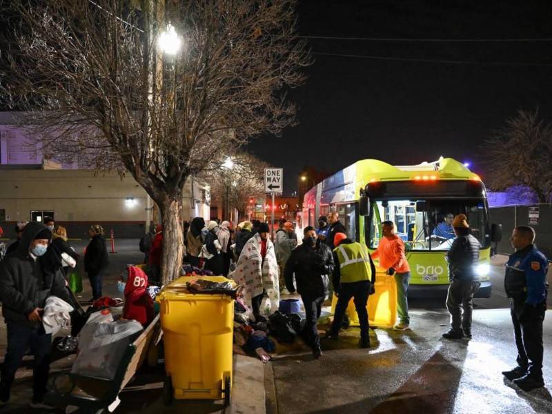 La orden establece que los buses deben dejar a los pasajeros en un lugar específico.