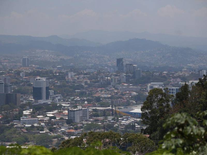 Educación mantiene recorte de horario por ola de calor en Honduras