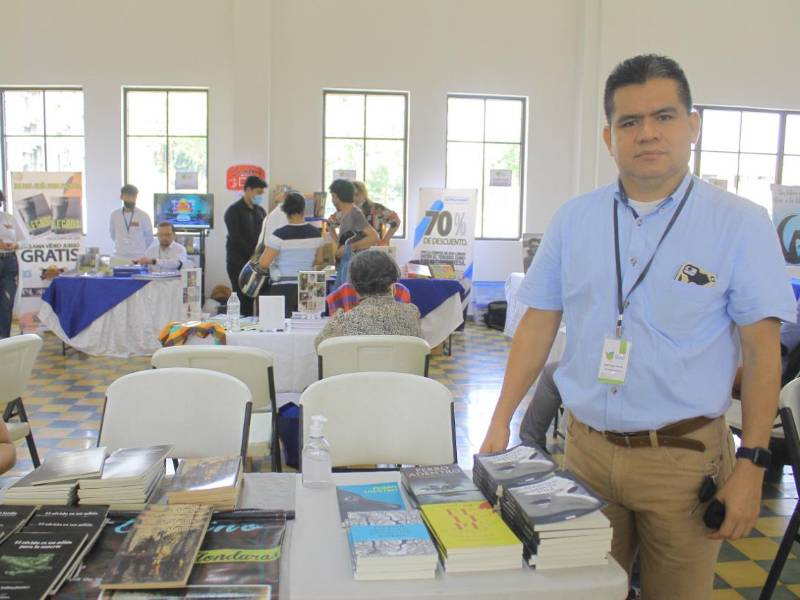 Raúl López Lemus es uno de los organizadores del evento y uno de los escritores más reconocidos en SPS.