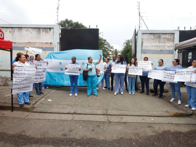 <b><span class=mln_uppercase_mln>Malestar.</span></b> Ayer en el centro de Paz Barahona sacaron pancartas.