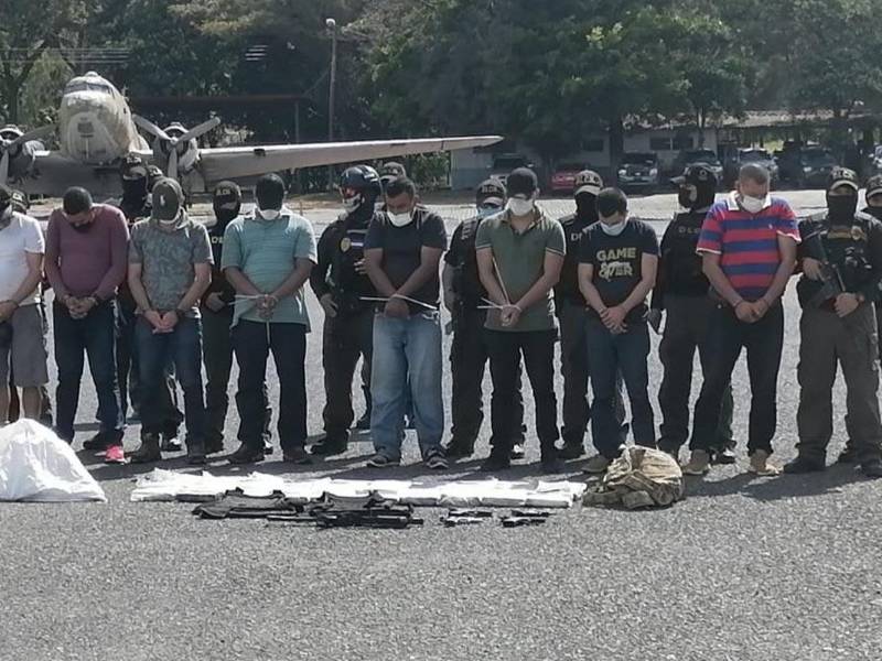 Los siete expolicías fueron detenidos junto a dos civiles el 9 de octubre de 2021.