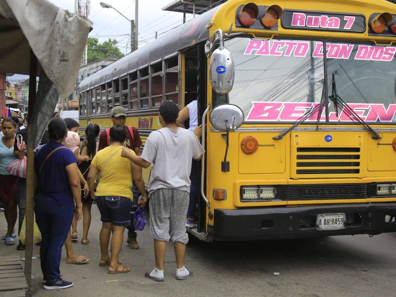 En las unidades de San Pedro Sula a diario se vive la inseguridad y el desorden en la operaciones.