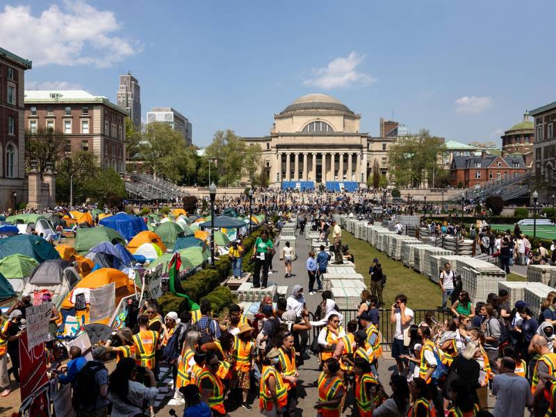 La Universidad de <b>Columbia</b>, epicentro de las protestas propalestinas en Estados Unidos, vivía este lunes un clima de tensión después de que fracasaran las negociaciones y los estudiantes desafiaran el ultimátum para evacuar el campamento que montaron dentro del recinto.