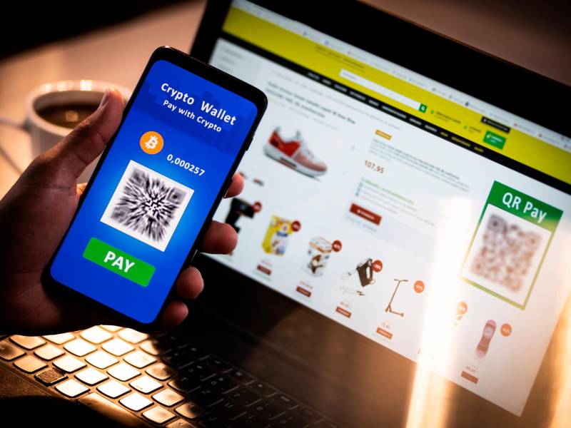 <b><span class=mln_uppercase_mln>Inversión.</span></b> Expertos recomiendan educarse y capacitarse para hacer inversiones en plataformas.