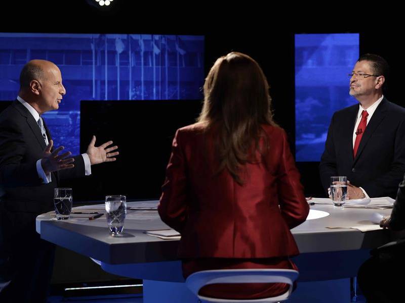 Cerca de 3,5 millones de costarricenses están convocados a las urnas el domingo para elegir al presidente que gobernará el país por los próximos cuatro años.