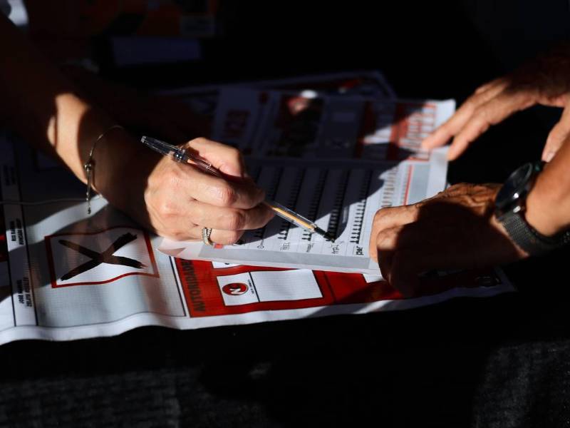 El escrutinio y transmisión de resultados mediante el Trep el día de las elecciones funcionó en muchos lugares, pero dio problemas en otros.