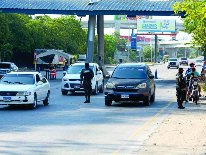 <b>Los operativos ejecutados por la Policía contribuyeron a que fuera baja la incidencia de accidentes, el regreso de los vacacionistas a sus lugares de origen inició desde temprano ayer.</b>