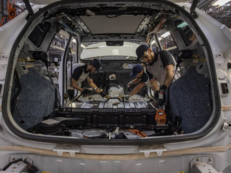 Capacitación en una nueva fábrica de la armadora china Great Wall Motor, en Iracemápolis, Brasil. (Victor Moriyama para The New York Times)