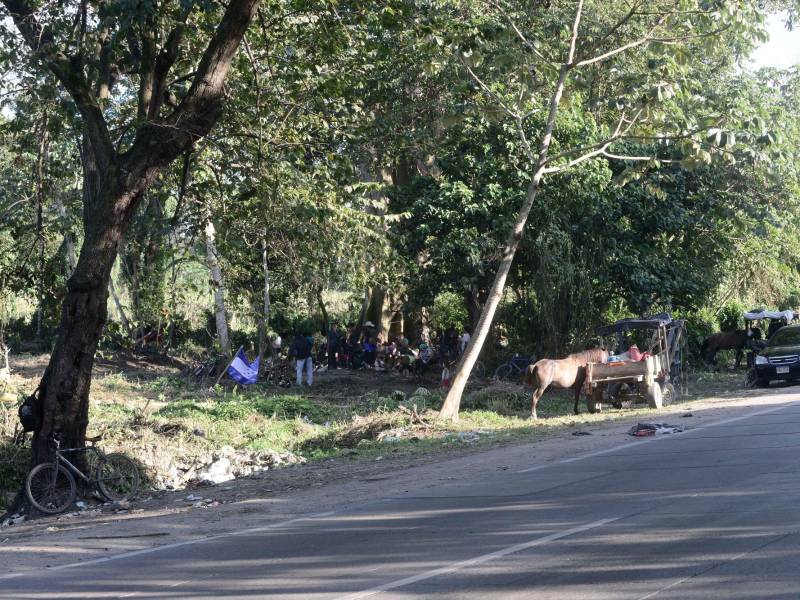 <b><span class=mln_uppercase_mln>situación.</span></b> Los propietarios de predios en los acuíferos dicen que es una lucha diaria.<span class=mln_uppercase_mln> Foto: Héctor Edú</span>