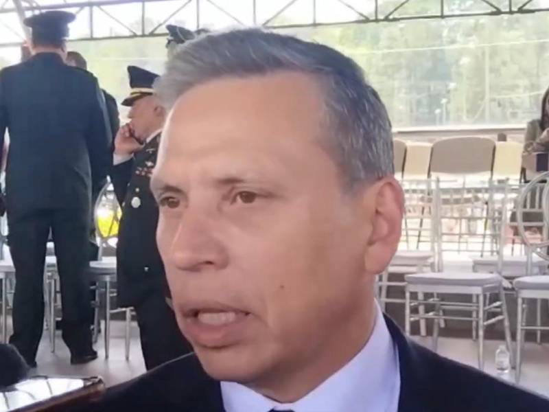 El doctor Carlos Aguilar en la ceremonia de traspaso de mando de las Fuerzas Armadas.