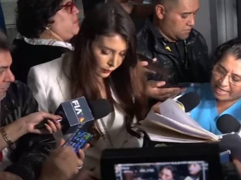 En la sesión extraordinaria fue nombrada Iroshka Elvir como presidenta del Congreso Nacional, Suyapa Figueroa como Secretaria y Marlon Lara como prosecretario.