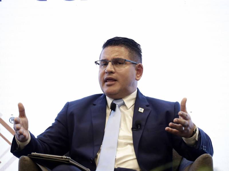 El periodista y predicador, Fabricio Alvarado, es uno de los candidatos favoritos para las elecciones en Costa Rica.