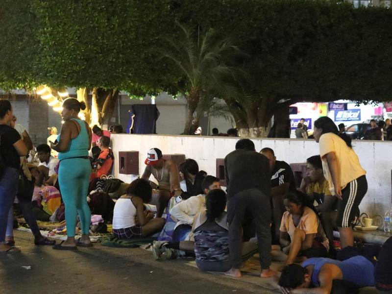 Foptografía de archivo de migrantes ecuatorianos que esperan para solucionar su situación y poder avanzar en su Caravana. EFE/Juan Manuel Blanco