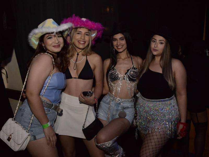 Sherlyn Martinez, Alison Quiroz, Luisa Pineda e Isabel Echeverry