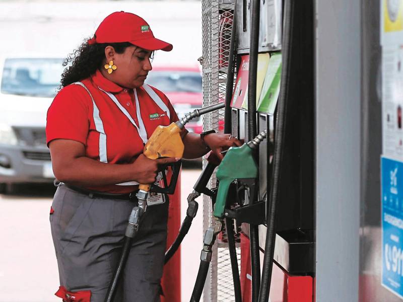 <b><span class=mln_uppercase_mln>servicio.</span></b> El subsidio para la gasolina regular y el diésel está sujeto a ser extendido por el Gobierno.<span class=mln_uppercase_mln> </span>