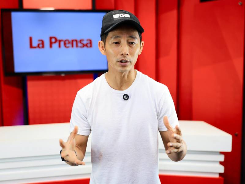 Shin Fujiyama visitó la Redacción de Diario La Prensa, donde nos contó sus proyectos con las escuelas. Foto. Yoseph Amaya