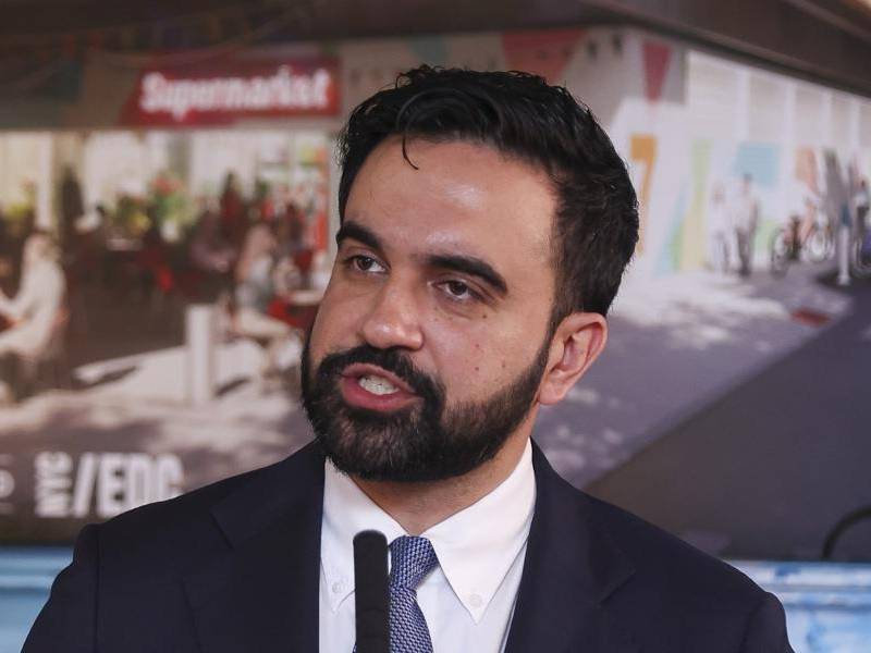 El nuevo alcalde de Nueva York, el demócrata socialista Zohran Mamdani, declinó la invitación para asistir al evento este año, se suma así a las habituales ausencias de sus antecesores.