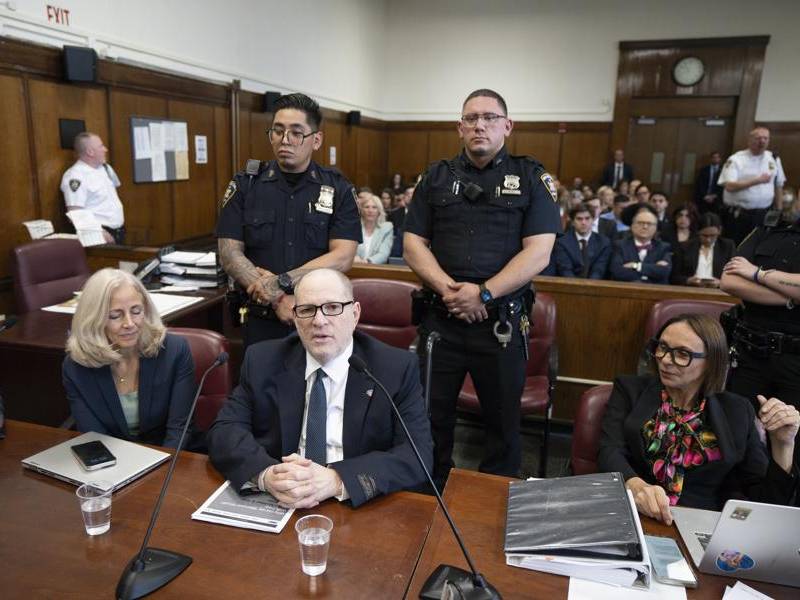 El exproductor de cine Harvey Weinstein comparece ante el Tribunal Penal de Manhattan para su nuevo juicio en Nueva York, EE. UU.