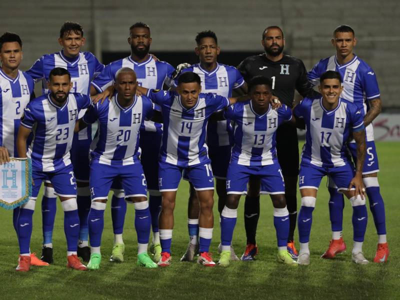 Selección de Honduras que enfrentó a Bermudas en el Estadio Chelato Uclés.