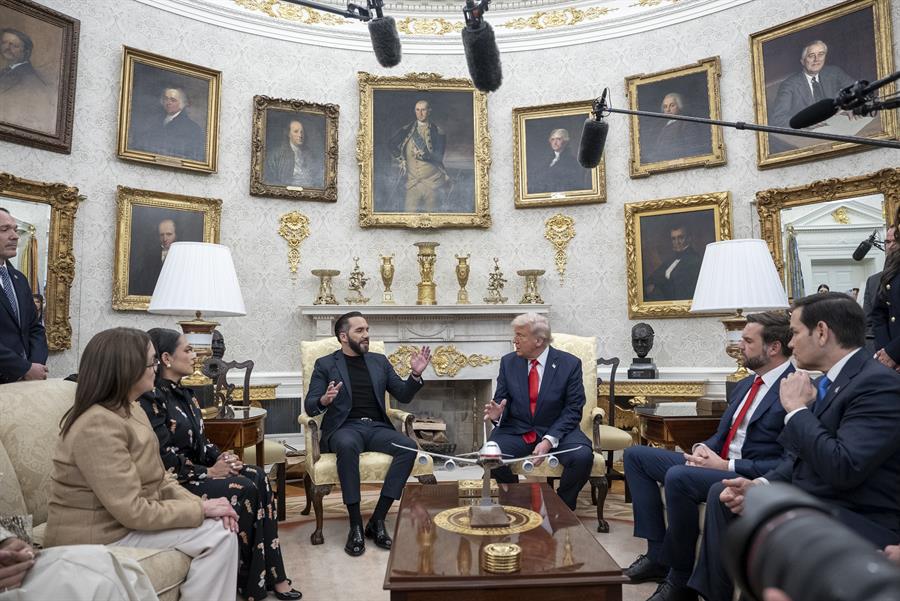 Las imágenes del encuentro entre Trump y Bukele en la Casa Blanca