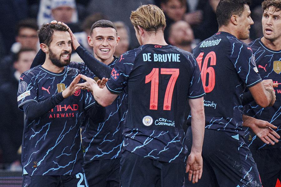 El Manchester City dio el primer paso en los octavos de final de la Champions League.