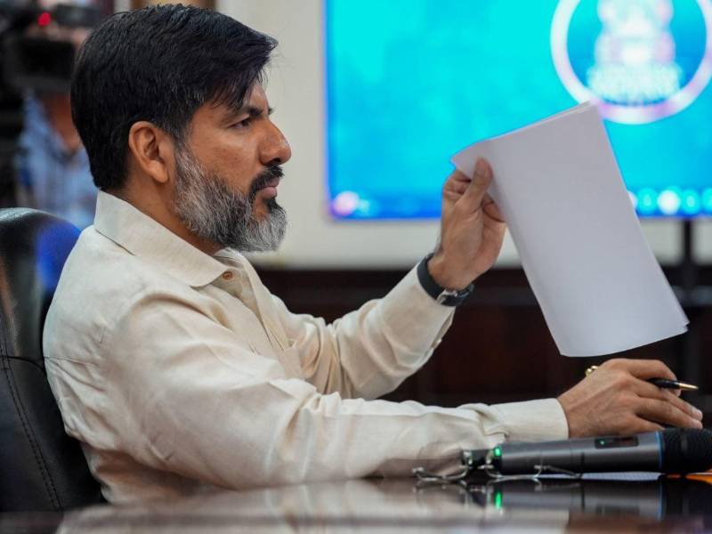 Concluye audiencia del juicio político contra Johel Zelaya