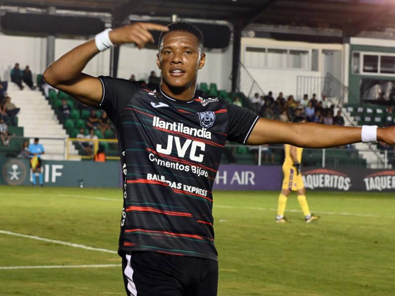 Yairo Moreno festejando su gol. El colombiano fue el MVP del juego.