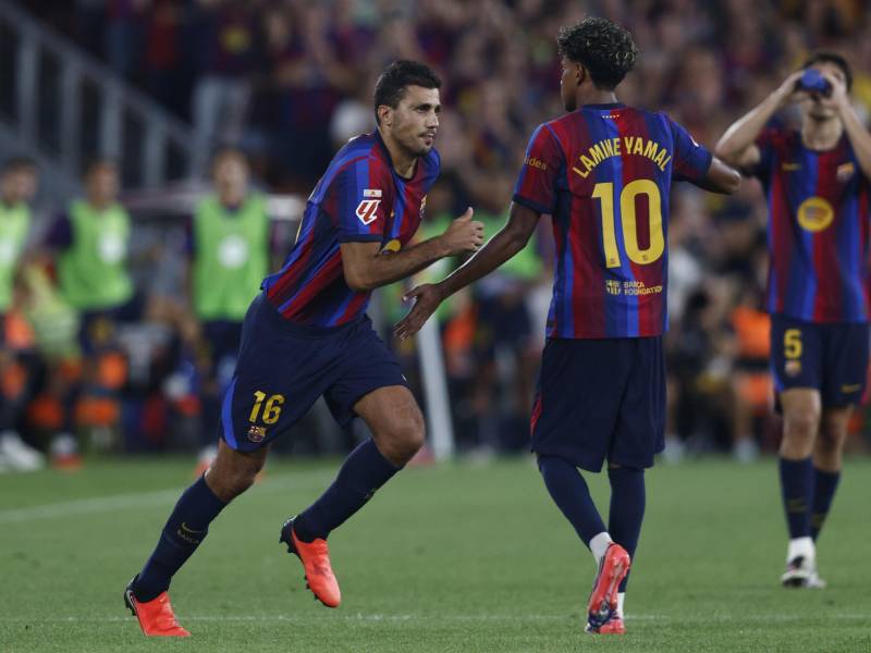 Rodri sumó sus primeros minutos con el Barcelona por el torneo de LaLiga. FOTO EFE.