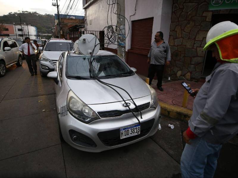 Tegucigalpa: fuertes lluvias y vientos provocan daños