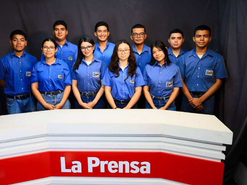 Los 10 jóvenes reconocieron el respaldo de sus padres, docentes y coordinadores durante el proceso de preparación.