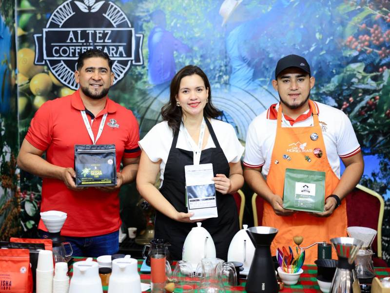 Representantes de las fincas María Bonita, Altez Coffee Farm y Cuál Bicicleta, también participaron.