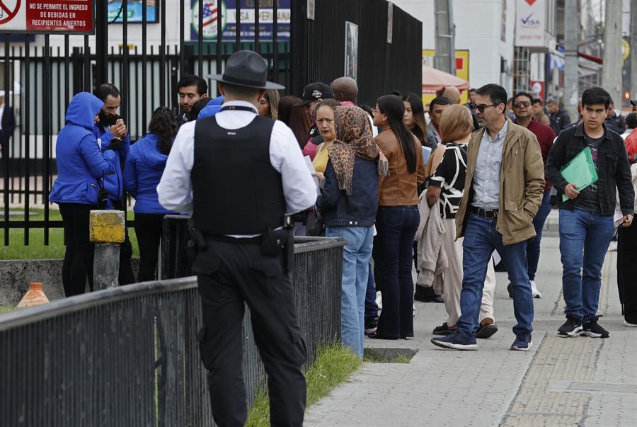 EEUU reanudará este viernes la emisión de visados en Bogotá
