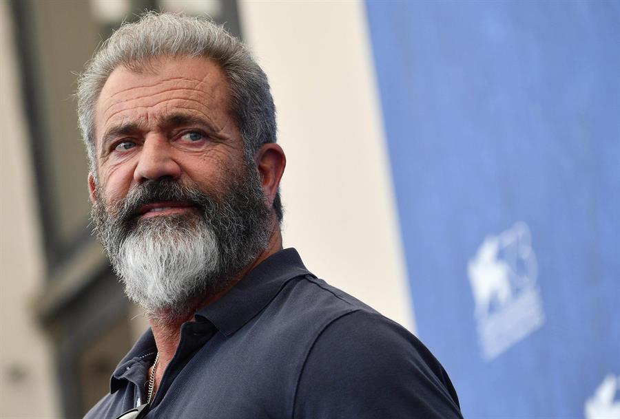 Mel Gibson apoya a Trump y compara a Kamala Harris con una valla