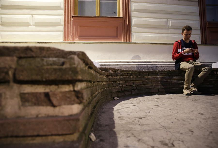 Ciudadano ruso acaba de llegar a Belgrado, Serbia. EFE