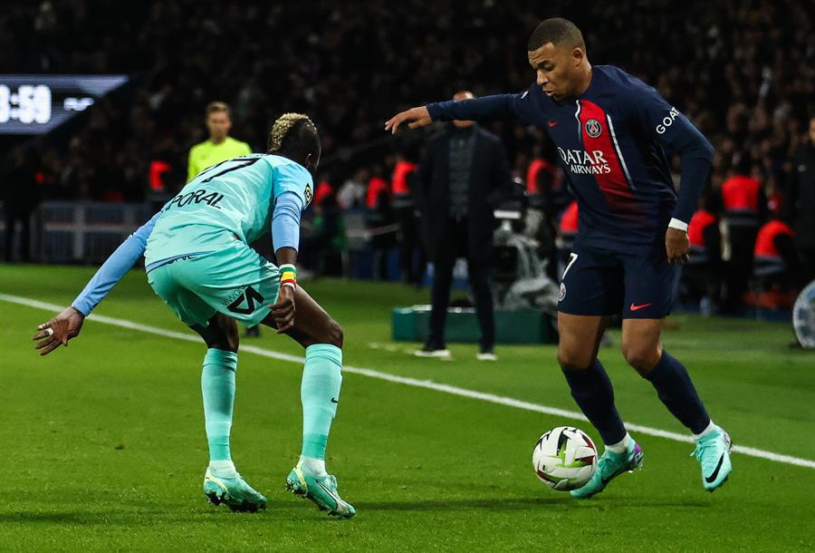 Mbappé durante el partido ante el Montpellier. El francés no pudo anotar en la jornada 11 de la Ligue 1 de Francia.