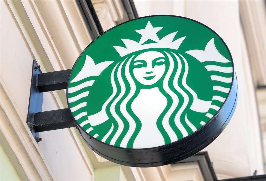 Starbucks niega el alza de salario a los trabajadores que se unan al sindicato