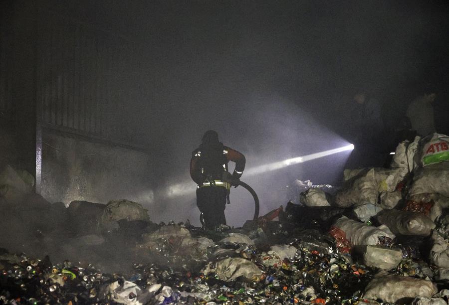 Zelenski muestra las imágenes del devastador ataque ruso en Ucrania