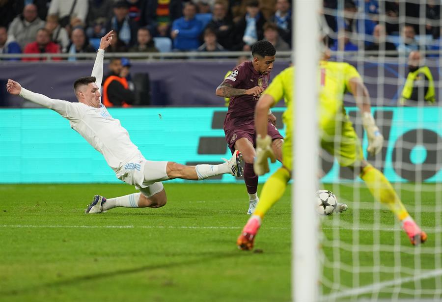 Manchester City se recupera y propina su primera goleada en la nueva Champions