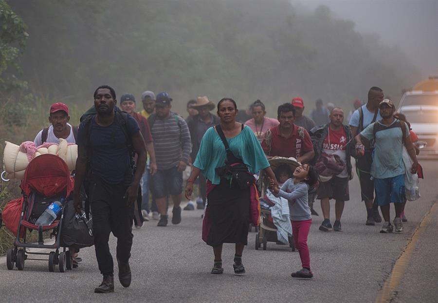México promete “velar” por los migrantes tras reactivar “Quédate en México”