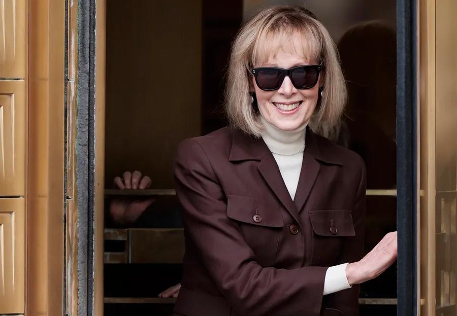 ¿Quién es E. Jean Carroll, la periodista a la que Trump debe pagar $83 millones?