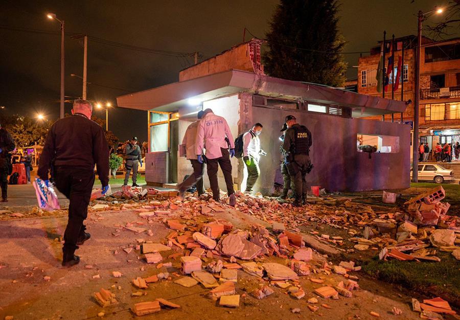 Muere un niño de 12 años herido en un atentado a una instalación policial de Bogotá