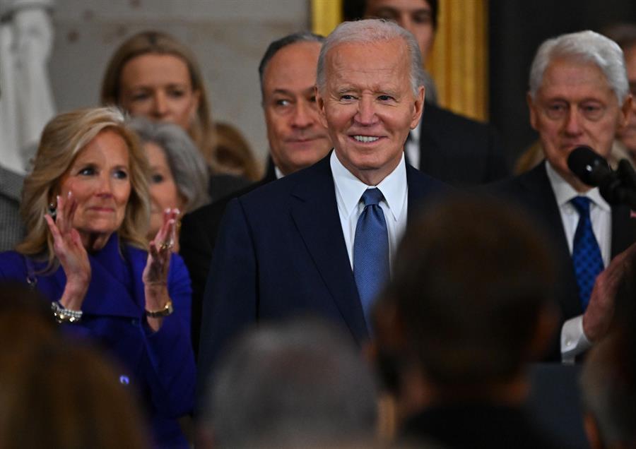 Indultos de Biden a su familia minutos antes de dejar el poder causan indignación en EEUU