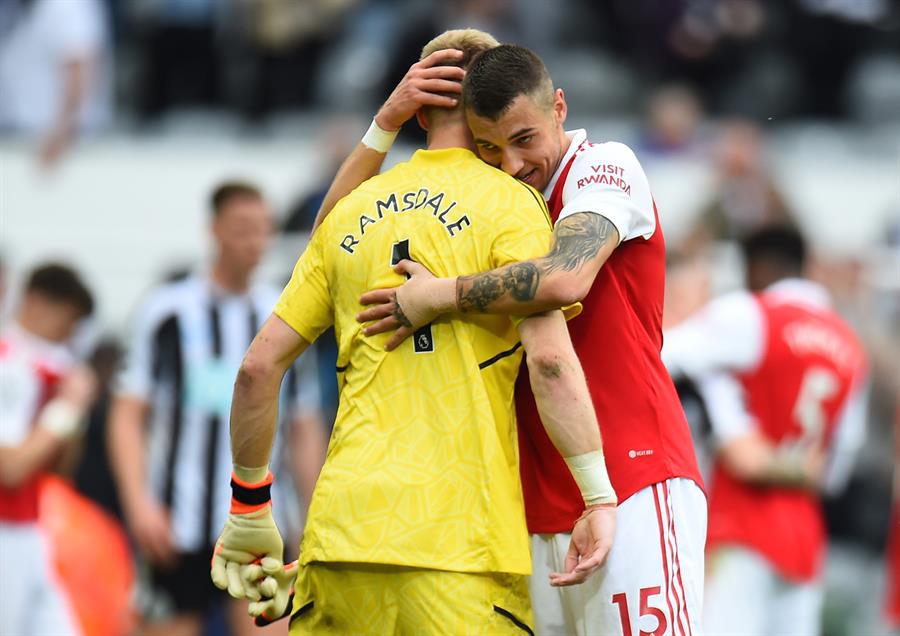 El Arsenal salió vivo ante el Newcastle, su rival más fuerte en lo que resta del final de la temporada.