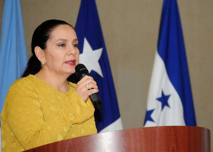 Primera dama pide un retorno digno para migrantes hondureños